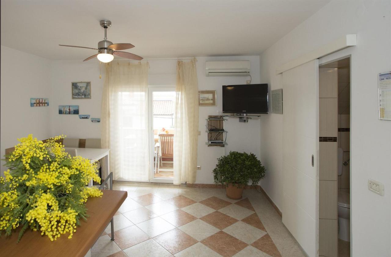 Apartments Gudelj Trogir Exterior foto